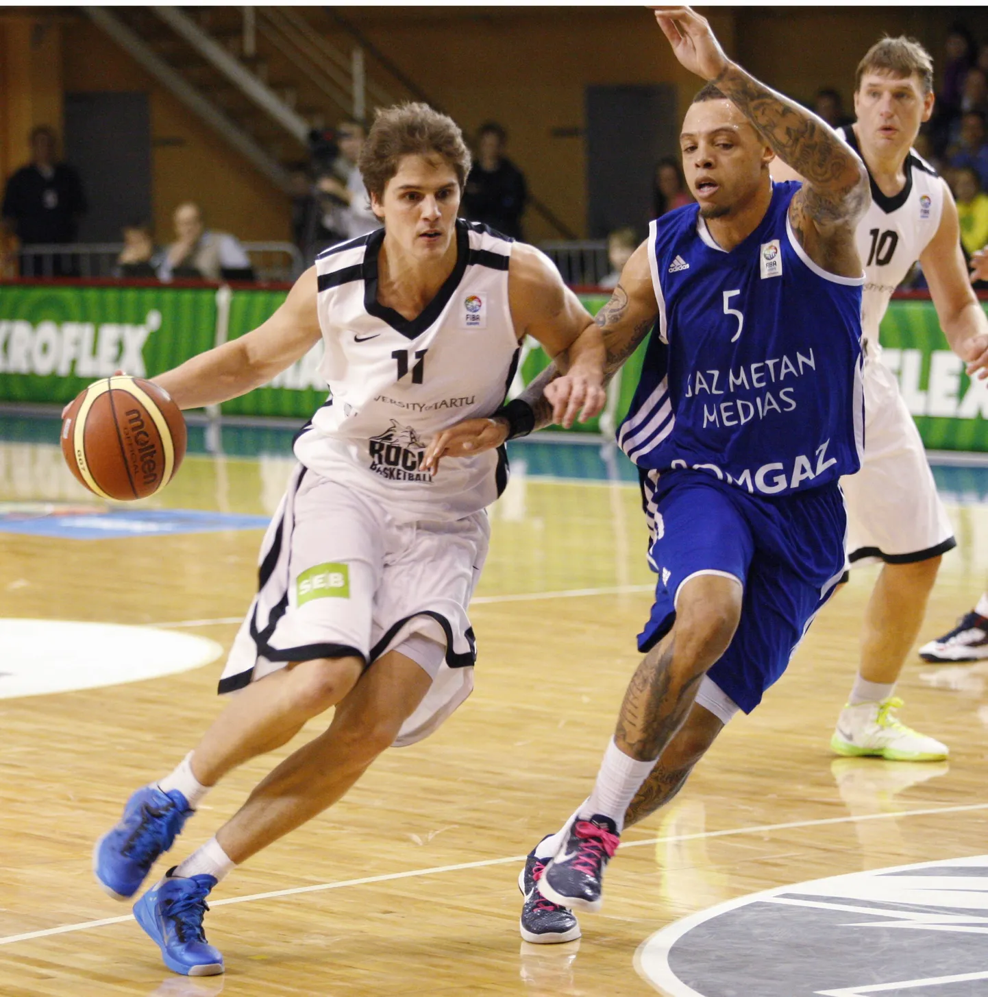 TÜ/Rocki korvpallimeeskond kaotas EuroChallenge sarjas kodumängu Rumeenia klubile Gaz Metan Medias 68:70 (pildil Marek Doronin).