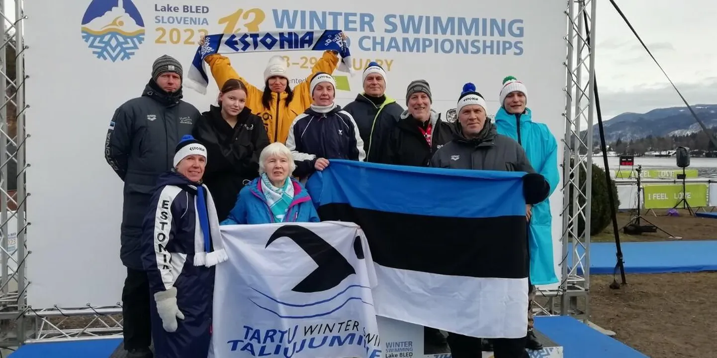 Tartlased Silvi Salupere (all vasakult teine) ja Triinu Pall (teises reas vasakult teine) tõid Sloveenias Bledi järves hiljuti korraldatud taliujumise maailmameistrivõistlustelt kahe peale koju kaheksa medalit.