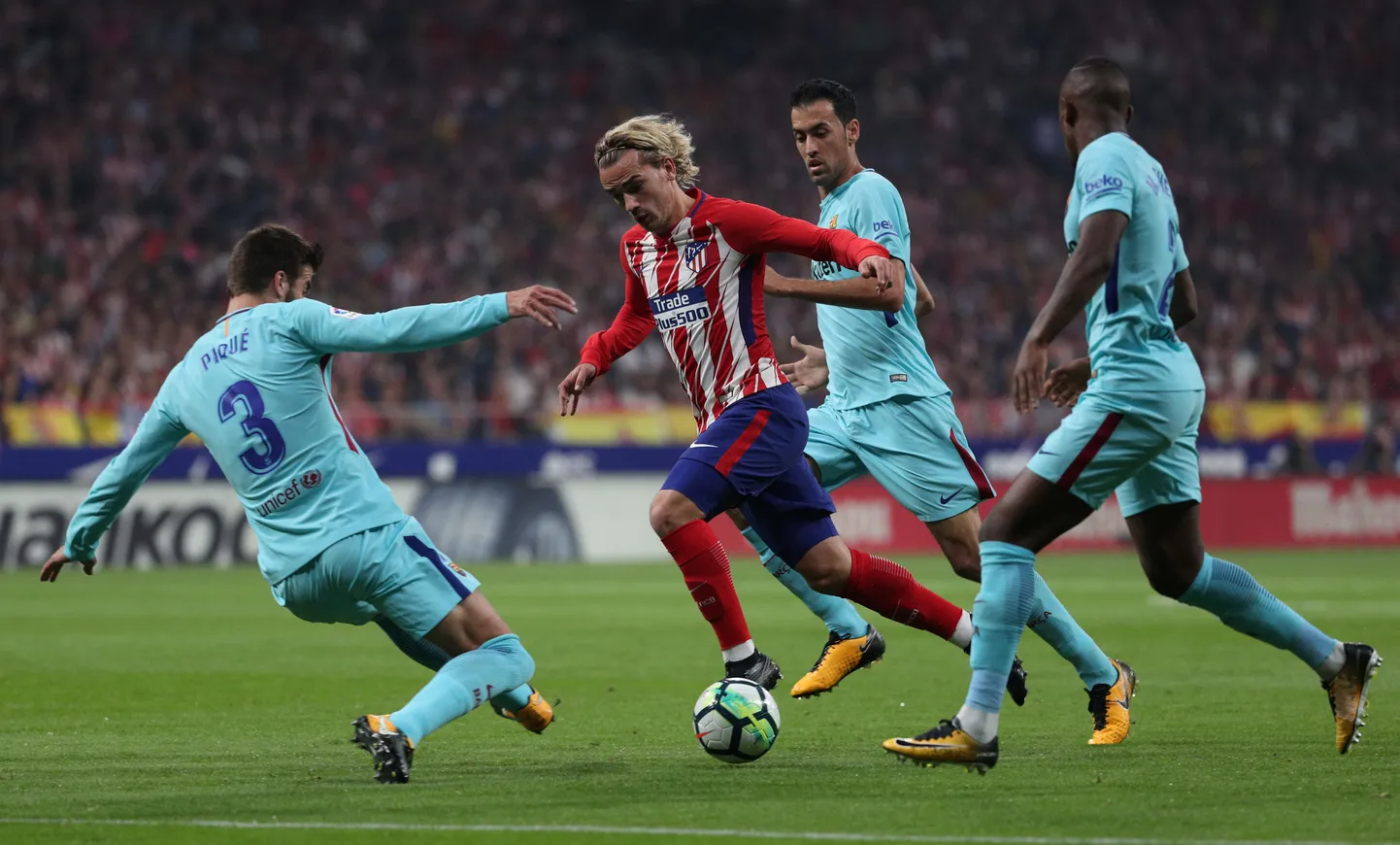 Antoine Griezmann (keskel) näib olevat peatamatu. Kuid Barcelona kaitsjad tahavad selles asjas kindlasti oma sõna öelda.