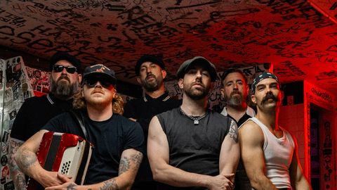 Eheda keldi pubipungi suurnimi The Rumjacks esineb Tallinnas