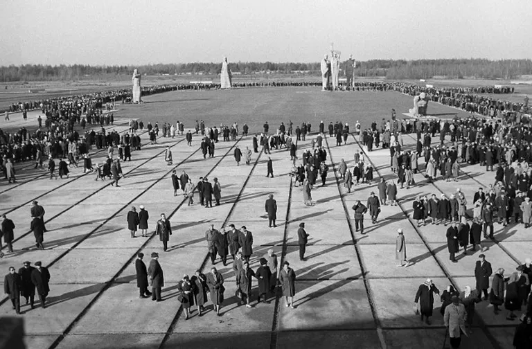 Мемориальный ансамбль в Саласпилсе, конец 60-х годов.