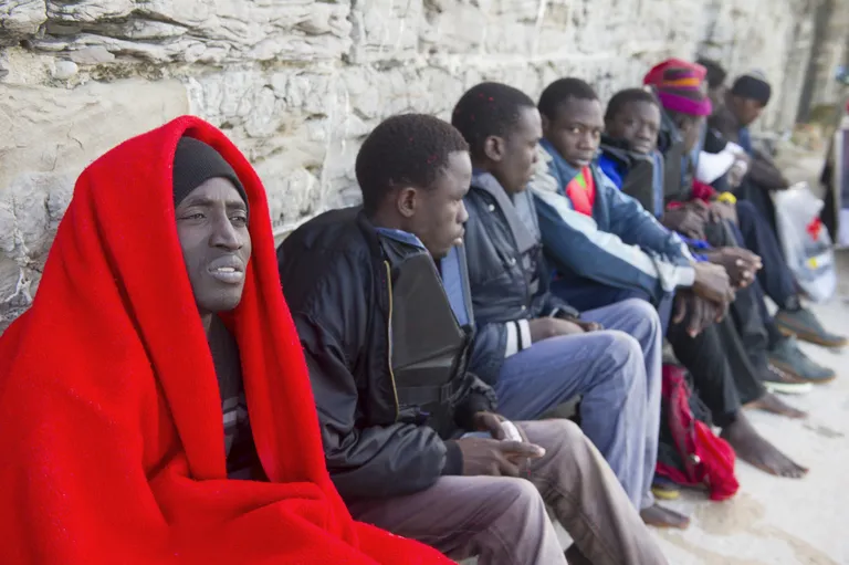 Illegaalsed migrandid. Pilt on illustreeriv