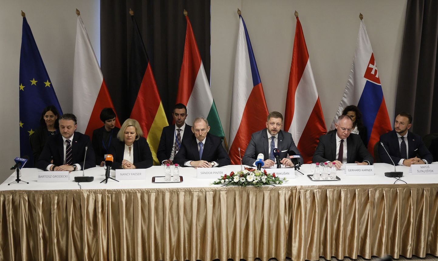 Visegrádi neliku - Tšehhi, Slovakkia, Ungari ja Poola - ning Austria ja Saksa siseministrite kohtumine Ungaris Szegedis.