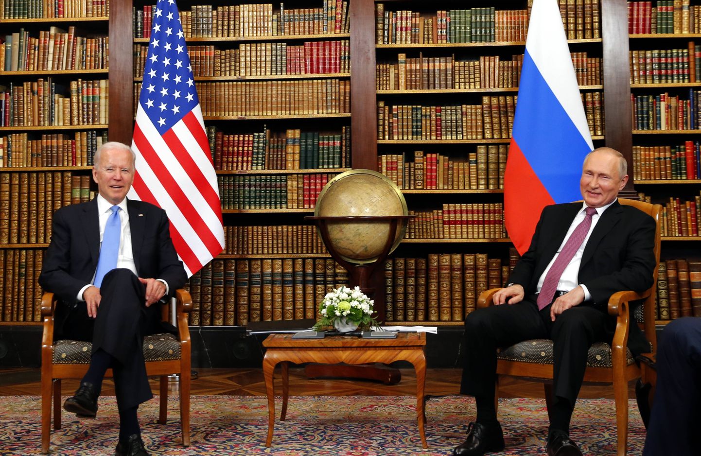 USA president Joe Biden (vasakul) ja Venemaa president Vladimir Putin kohtusid esimest korda Šveitsis Genfis 16. juunil.