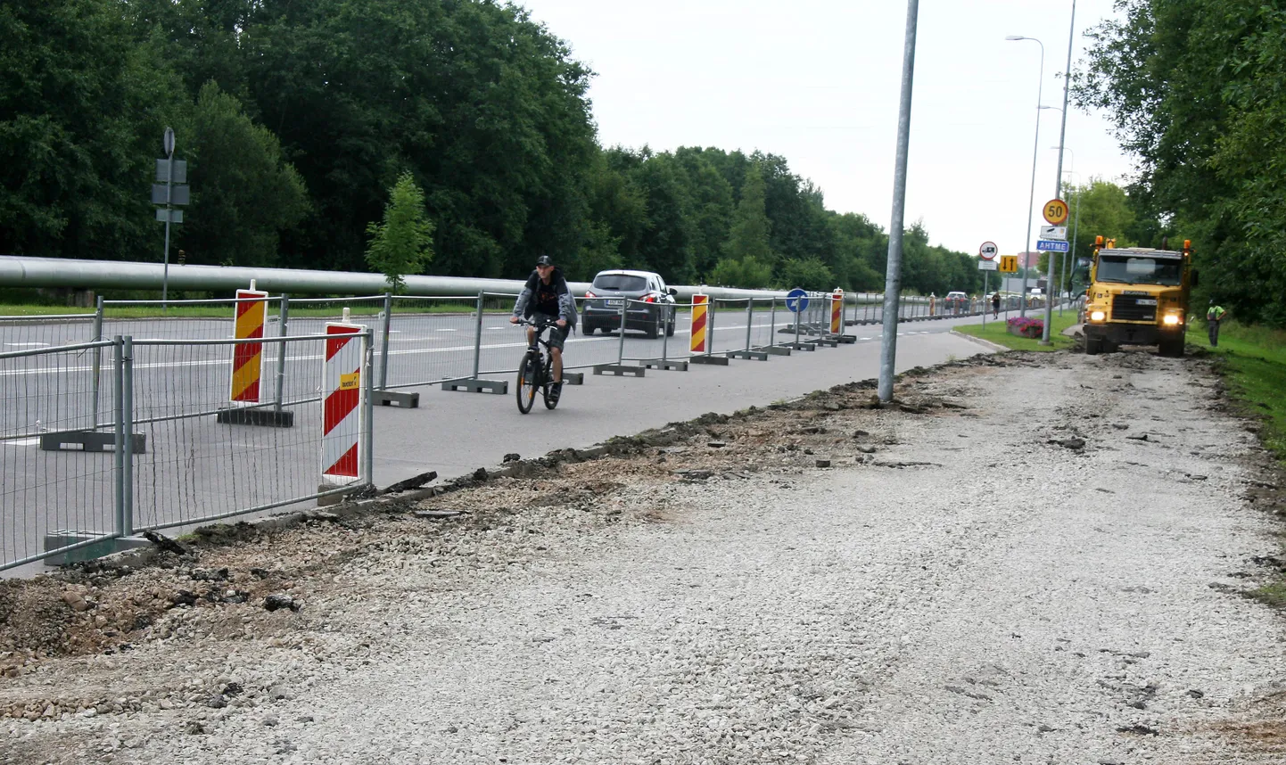 Promenaadi ehituse ajal palutakse kõigil liiklejail eriliselt tähelepanelikud olla.