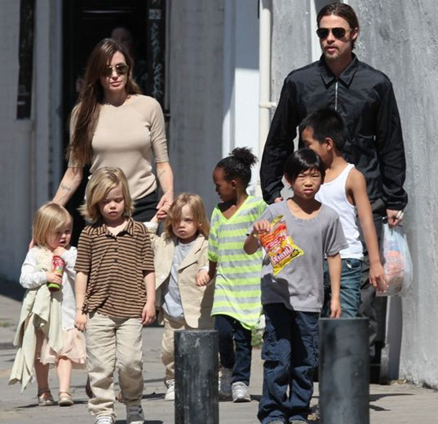Angelina Jolie, Brad Pitt ja nende kuus last