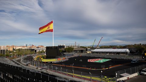 Madridi tänavarada lubab F1-le Nascari-stiilis kaldeid, kuid kriitikud kardavad igavat sõitu