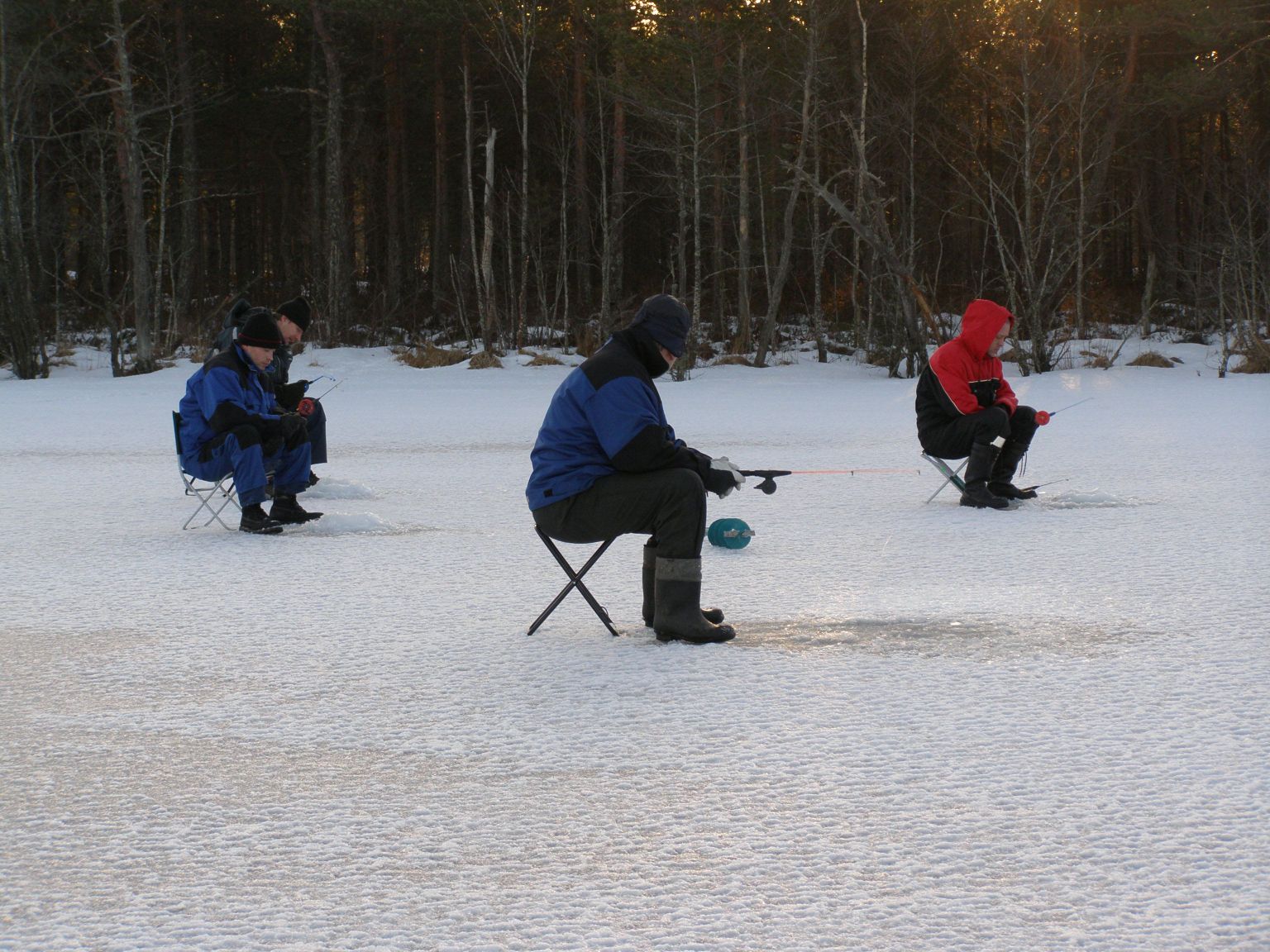 Talvisel kalapüügivõistlusel “Uljaste Triibu 2009”osales rohkem kui 150 inimest.