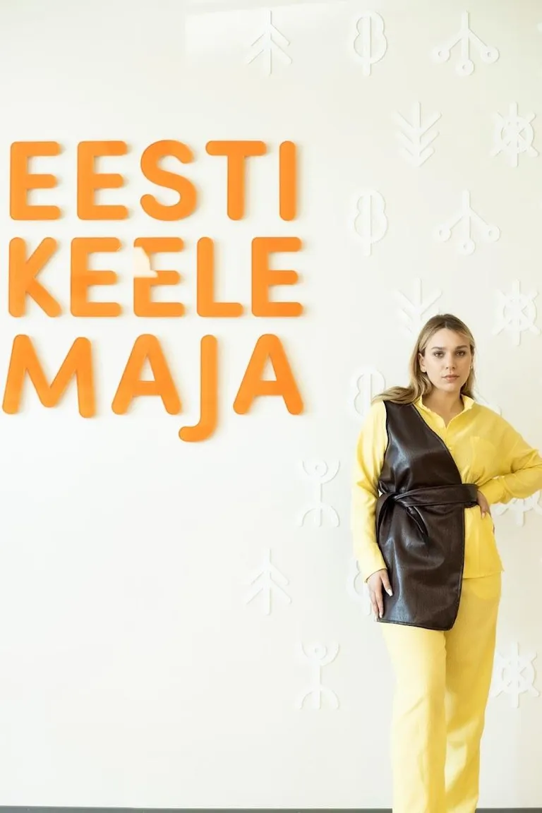 Narva moe- ja keelekooli moešõul näeb rõivaid ning aksessuaare, mida on loonud taaskasutatud materjalidest Ida-Virumaal ja Tallinnas elavad eesti keele õppijad koostöös tunnustatud Eesti disaineritega.
