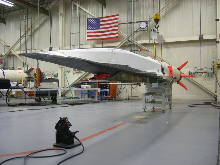 Ülehelikiirusega relvastuse varasem põlvkond: X-51A Waverider 2010. aastal.