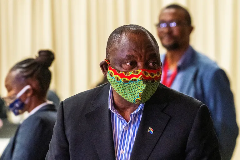 Lõuna-Aafrika Vabariigi president Cyril Ramaphosa külastas 24. aprillil Johannesburgis Covid-19 patsientidele rajatud ajutist haiglat.