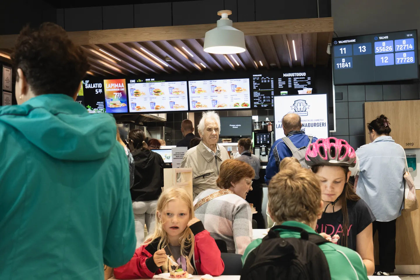 1. augustil avati Tapa ärimajas aadressil Pikk 3 Hesburgeri restoran.