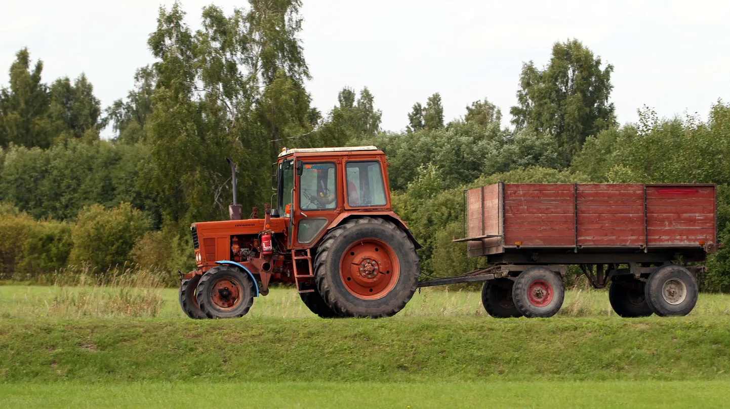 Traktor. Foto on illustreeriv.