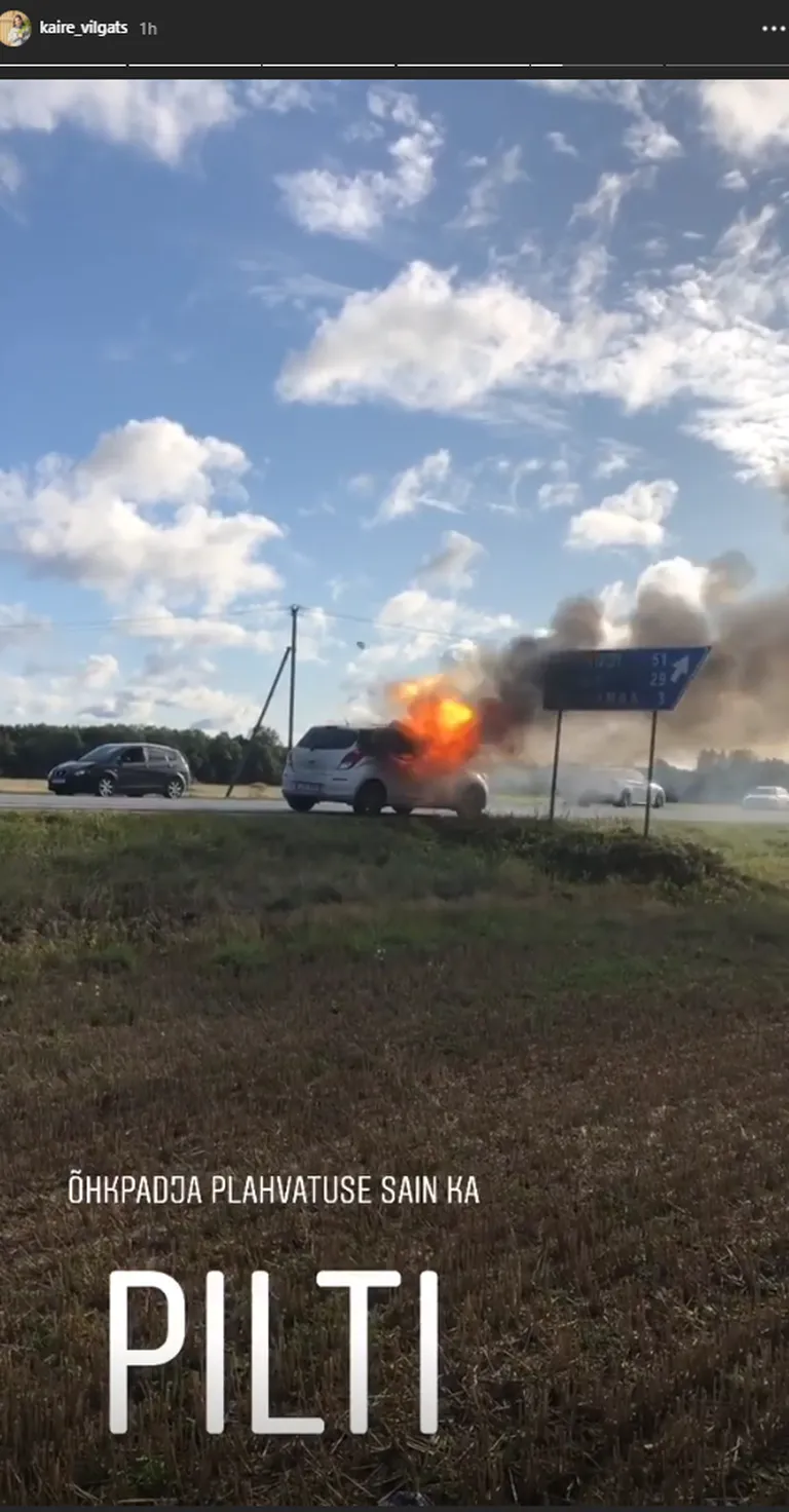 «Õhkpadja plahvatuse sain ka pilti,» kirjutab Vilgats video juurde, milles valjemat pauku.