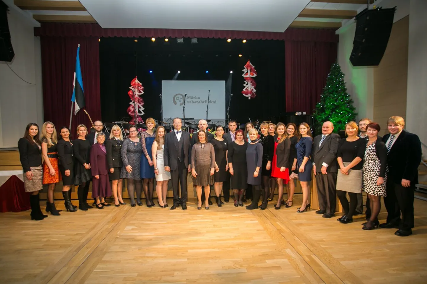 President Ilves koos tublide vabatahtlikega.