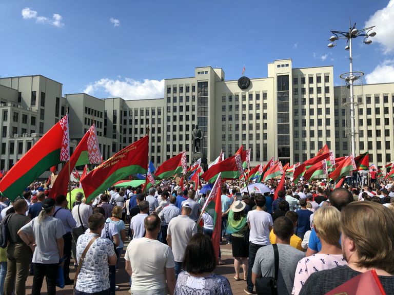 Сторонники президента Беларуси А. Лукашенко.