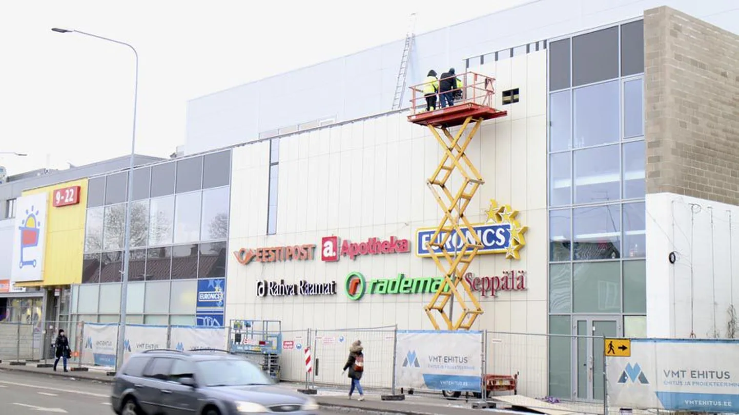 Centrumi kaubanduskeskusele ehitati kino jaoks peale lisakorrus. Väljaspool on tööd juba lõppjärgus, siseruumides aga on veel tegemist. Centrumi esindaja kinnituse kohaselt ollakse töödega graafikus.