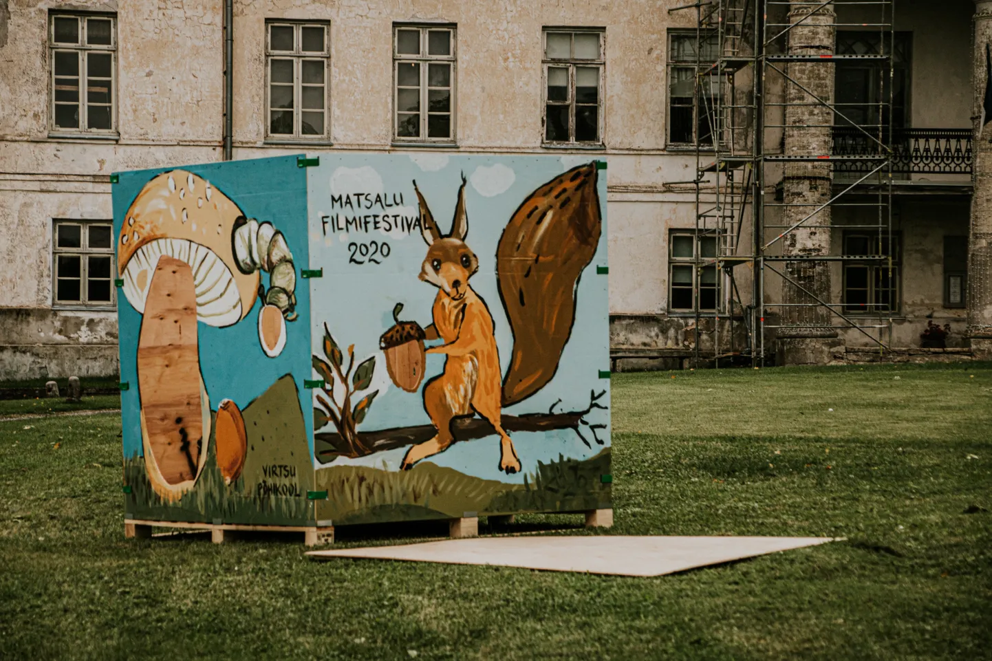 Matsalu loodusfilmide festivalil saab oravapesasse ronida.
