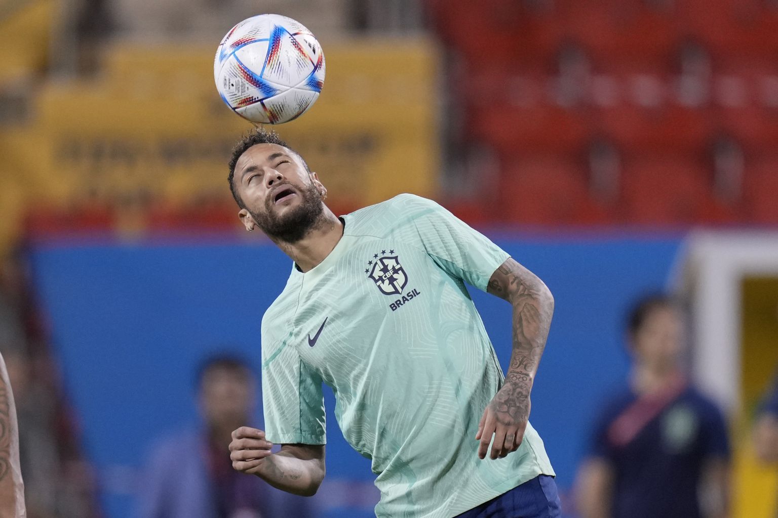 Brasiilia ründaja Neymar, kellel oli pahkluuvigastus, 4. detsembril 2022 treeningul Kataris Dohas Suur Hamadi saadionil