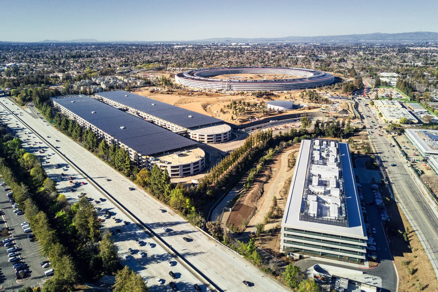 Apple’i park on kohe-kohe avamiseks valmis.
