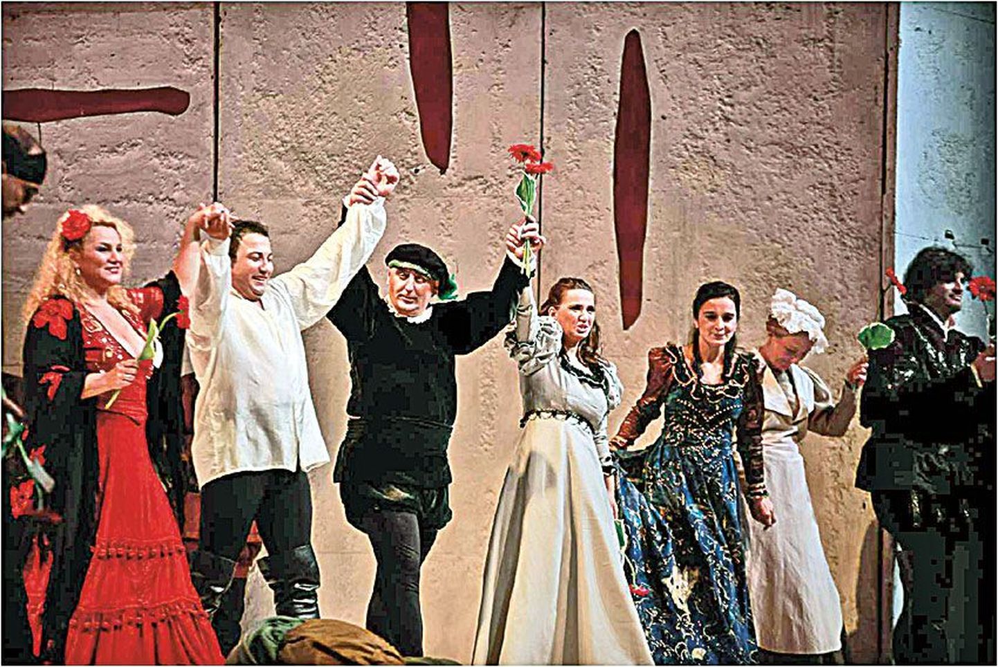 Thbilisi ooperi- ja balletiteatri «Rigoletto» etenduse lõpukummardus.