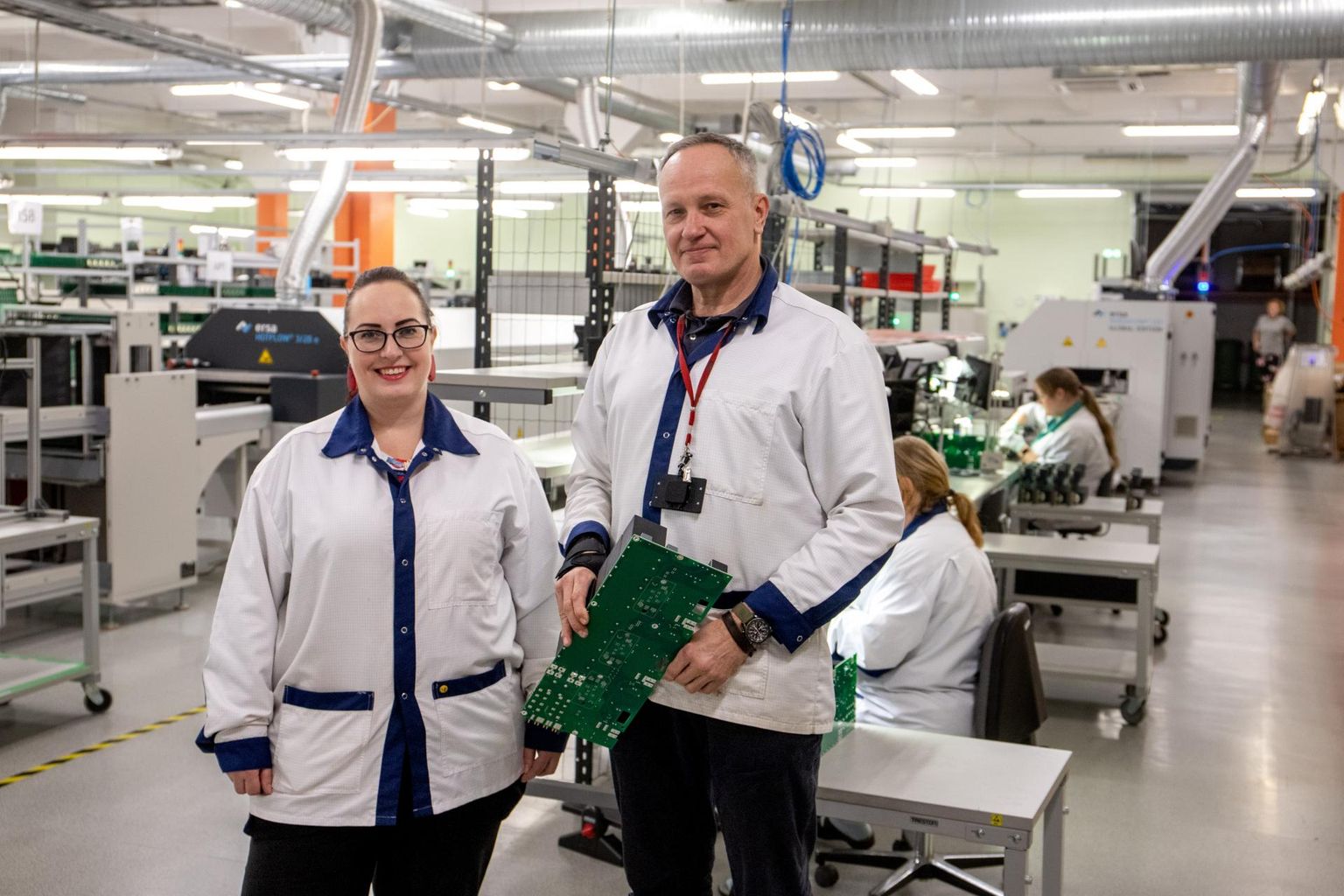 Oshino Electronics Estonia OÜ tegevjuht Külli Müür-Heldja ning asutaja ja juhatuse liige Ingvar Kuusk tõdevad, et tootmisprotsessi peenhäälestus on peamine instrument, hoidmaks kasumlikkust.