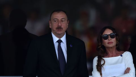 Aserbaidžaani valimised võitis võimuerakond, opositsioon süüdistab