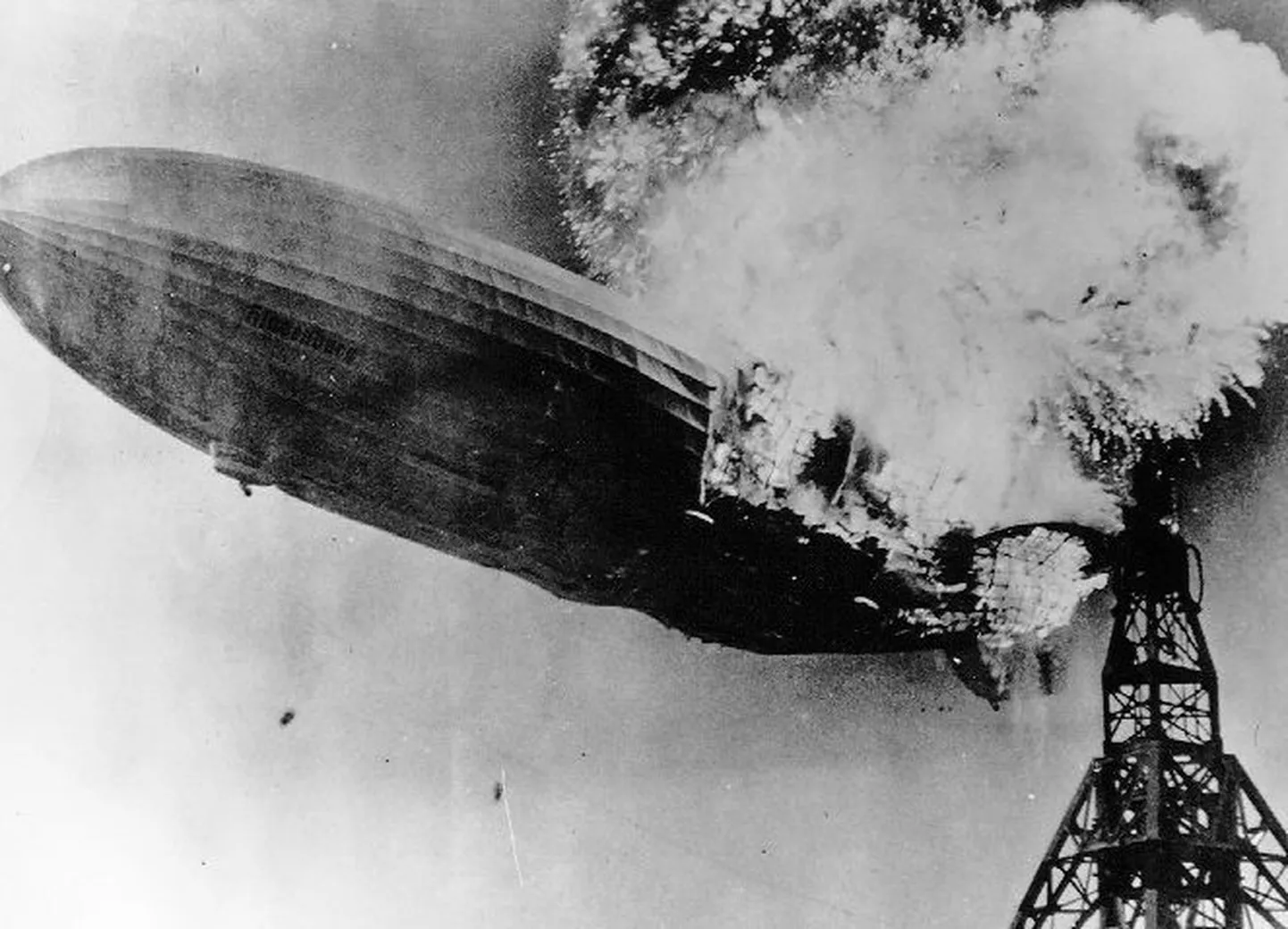 Tsepeliini Hindenburg põlema süttimine