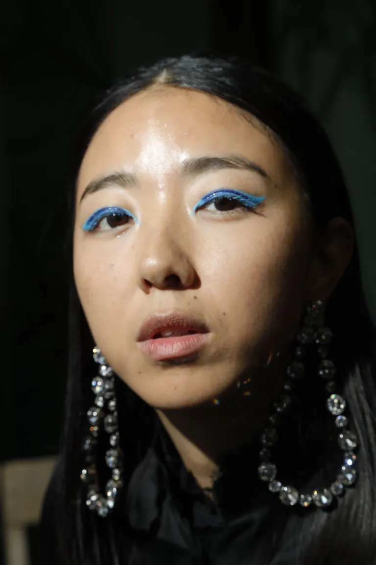 Aastal 2020 teevad ilma eredates toonides kassisilmad. - Shiatzy Chen Paris Fashion Week, Ready to Wear, Spring Summer 2020, Paris, France October 2019.CAP/GOL©GOL/Capital Pictures