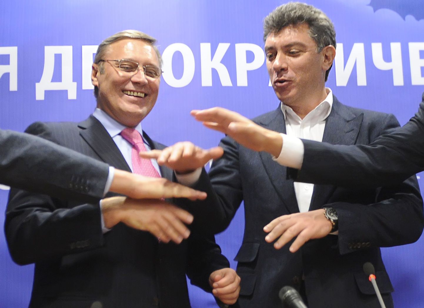 По рукам! Касьянов и Немцов выбрали для своей партии не новое название - в начале ХХ века в России уже была Партия народной свободы, позже ставшая Конституционно-демократической партией.