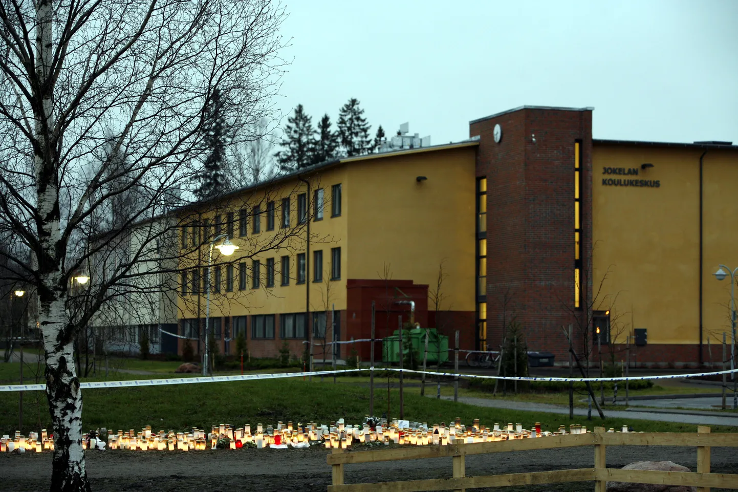 Jokela koolimaja, kus 2007. aastal toimus hukkunutega koolitulistamine.