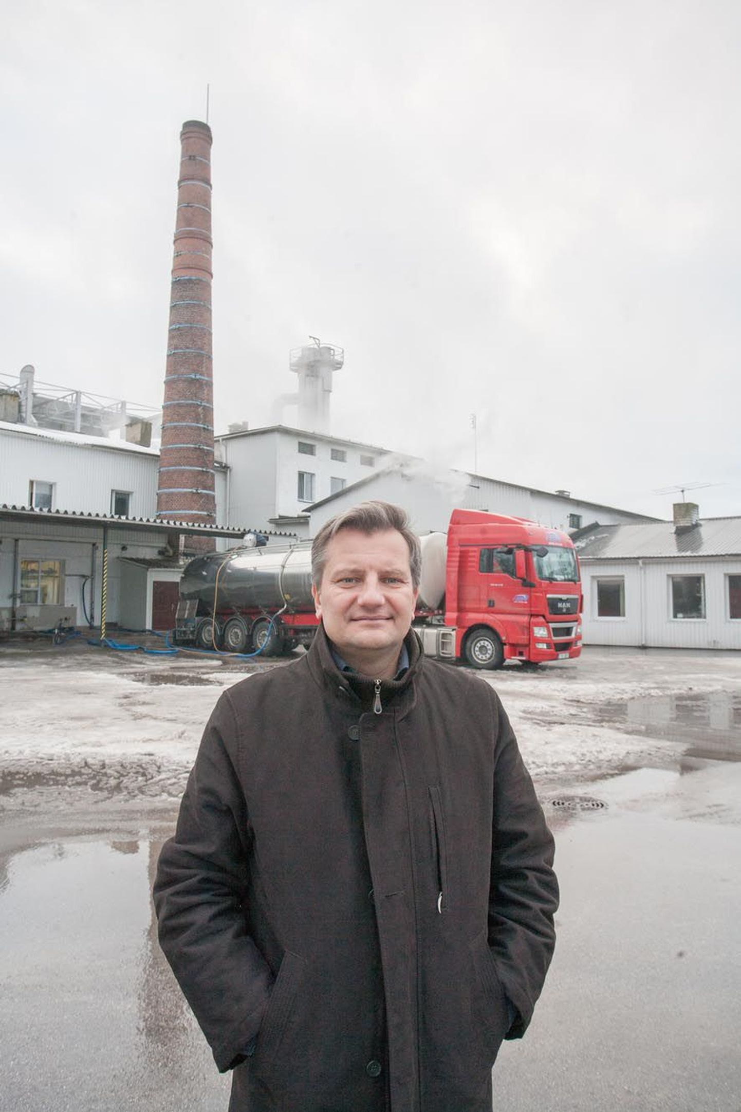 E-Piima juhatuse esimees Jaanus Murakas Järva-Jaani meiereis.