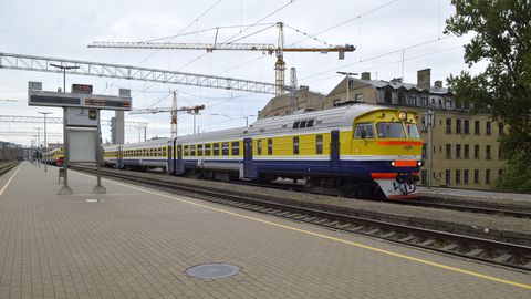Ar kavējumu brauc vilcieni Zilupe-Rīga un Indra-Rīga