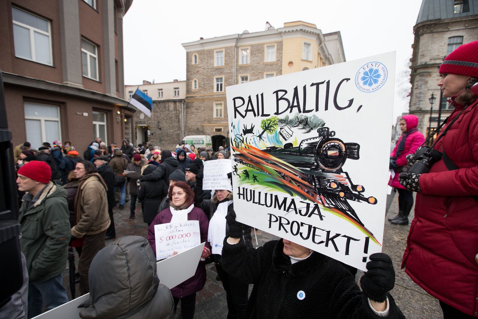 Rail Balticu vastane meeleavaldus majandusministeeriumi ees. 

lt/: Foto: LIIS TREIMANN
