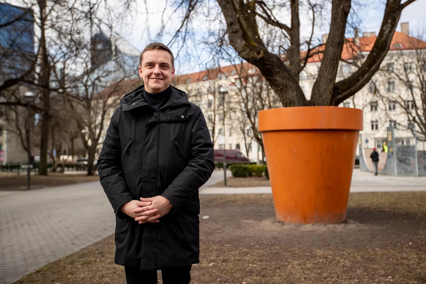 Priit Mikk oli eile Tallinnas ja jalutas lõuna paiku läbi Politseipargi.