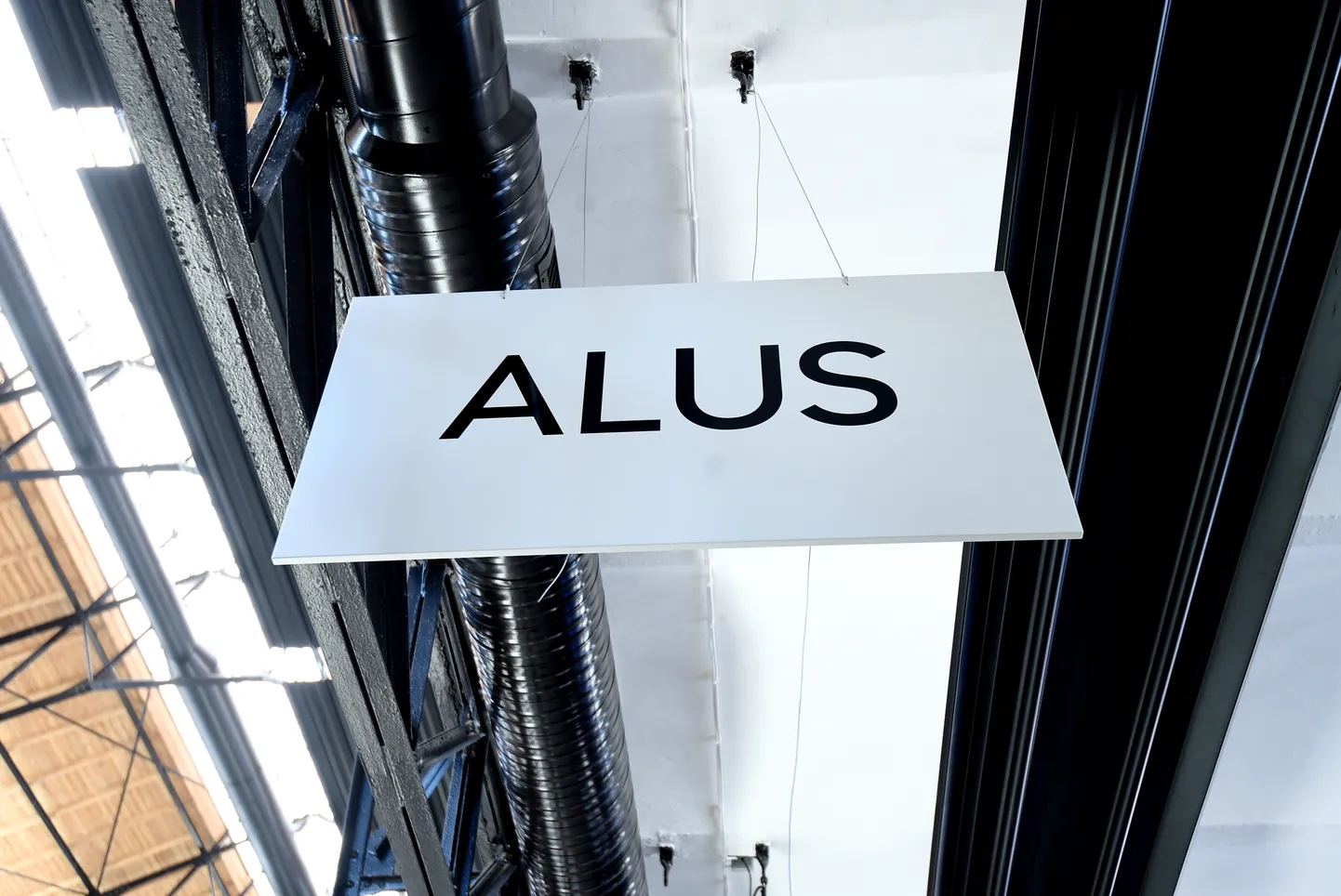 Atjaunotais Āgenskalna tirgus paviljons dienu pirms durvju atvēršanas apmeklētājiem.