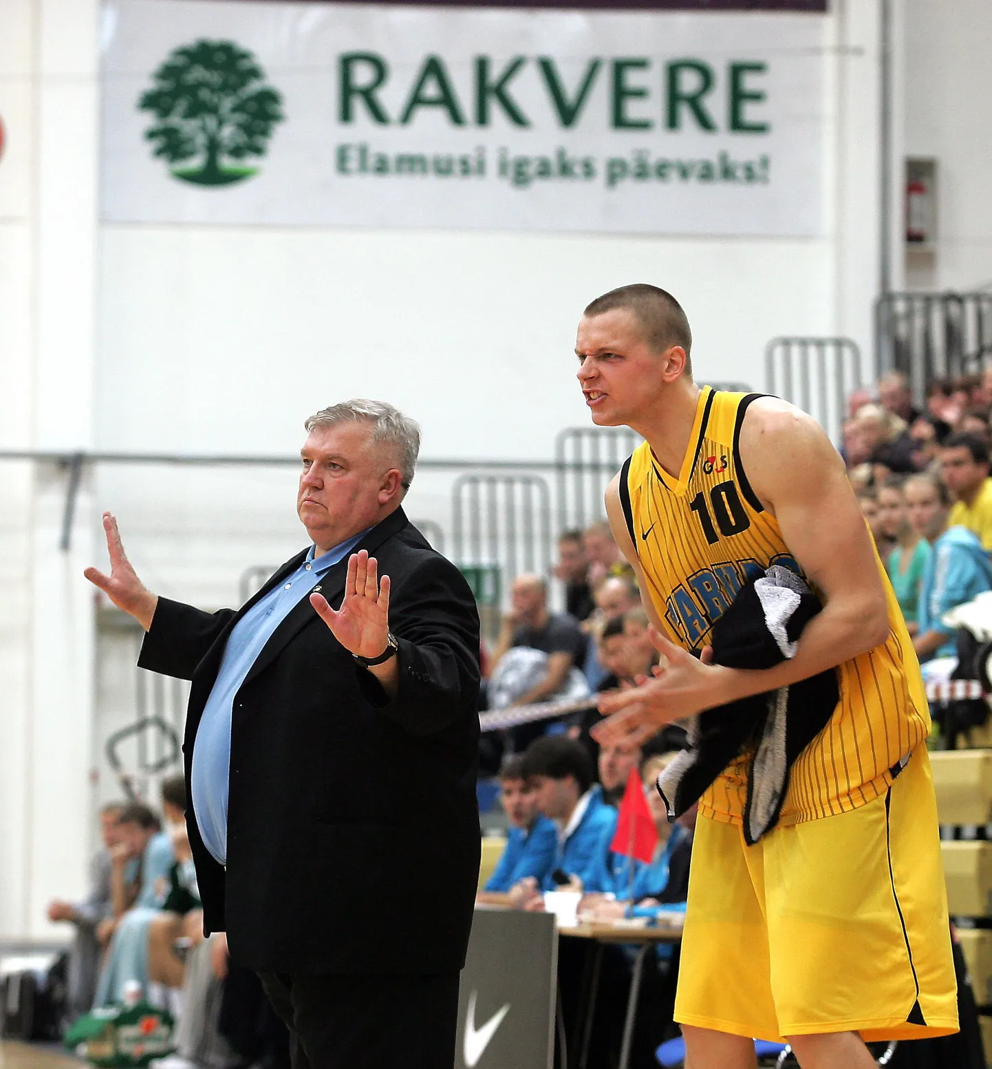 Rakvere Tarva peatreener Andres Sõber (vasakul) ja Viljar Veski.