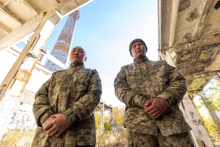 Saydo Khomus ja Gennadi Mangataev on Ukraina rahvusvahelise leegioni sõdurid.