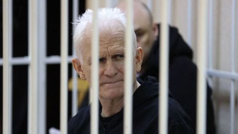 В Беларуси запросили 12 лет тюрьмы для нобелевского лауреата