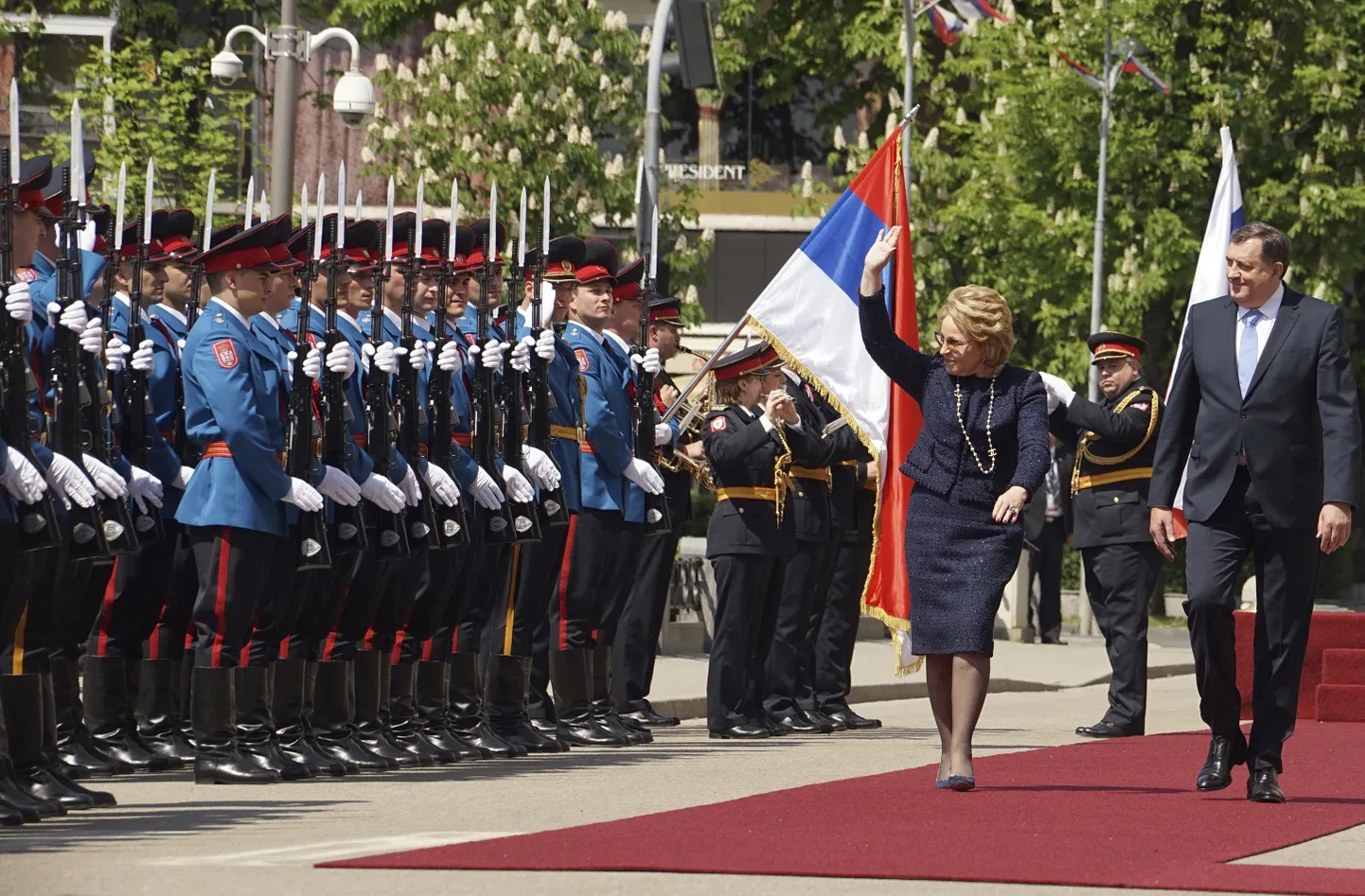 Valentina Matvijenko koos Milorad Dodikuga Serblaste Vabariiki külastamas.