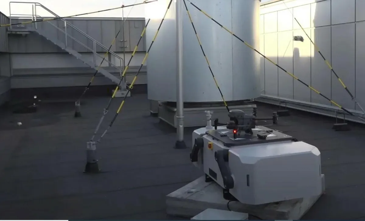The Swedish police have installed drone docking stations on the rooftops of city buildings, allowing police drones to quickly respond to incidents occurring in the area.