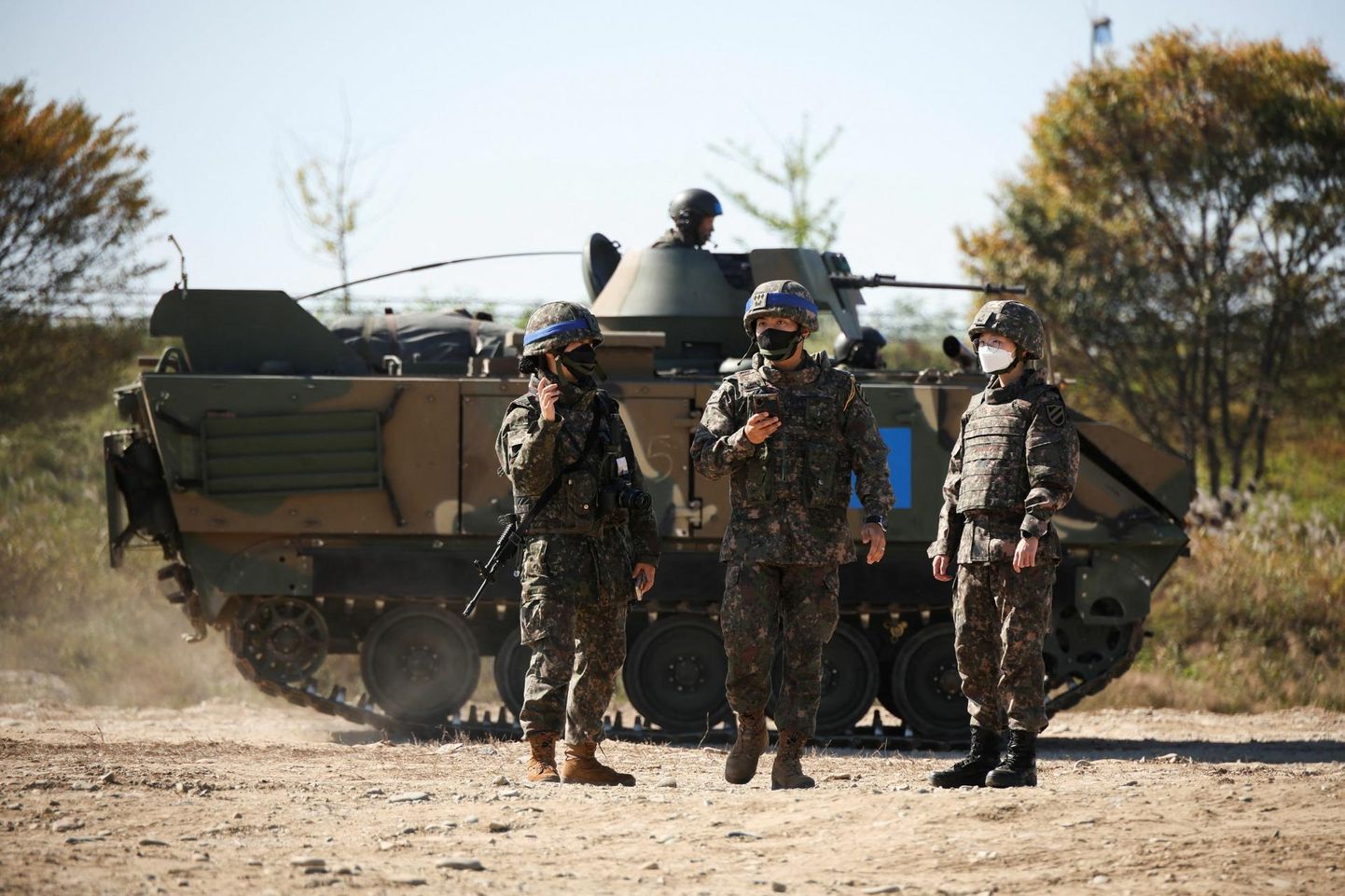 Lõuna-Korea sõdurid mullu oktoobris Yeojus Ameerika Ühendriikidega peetud ühisõppustel. 