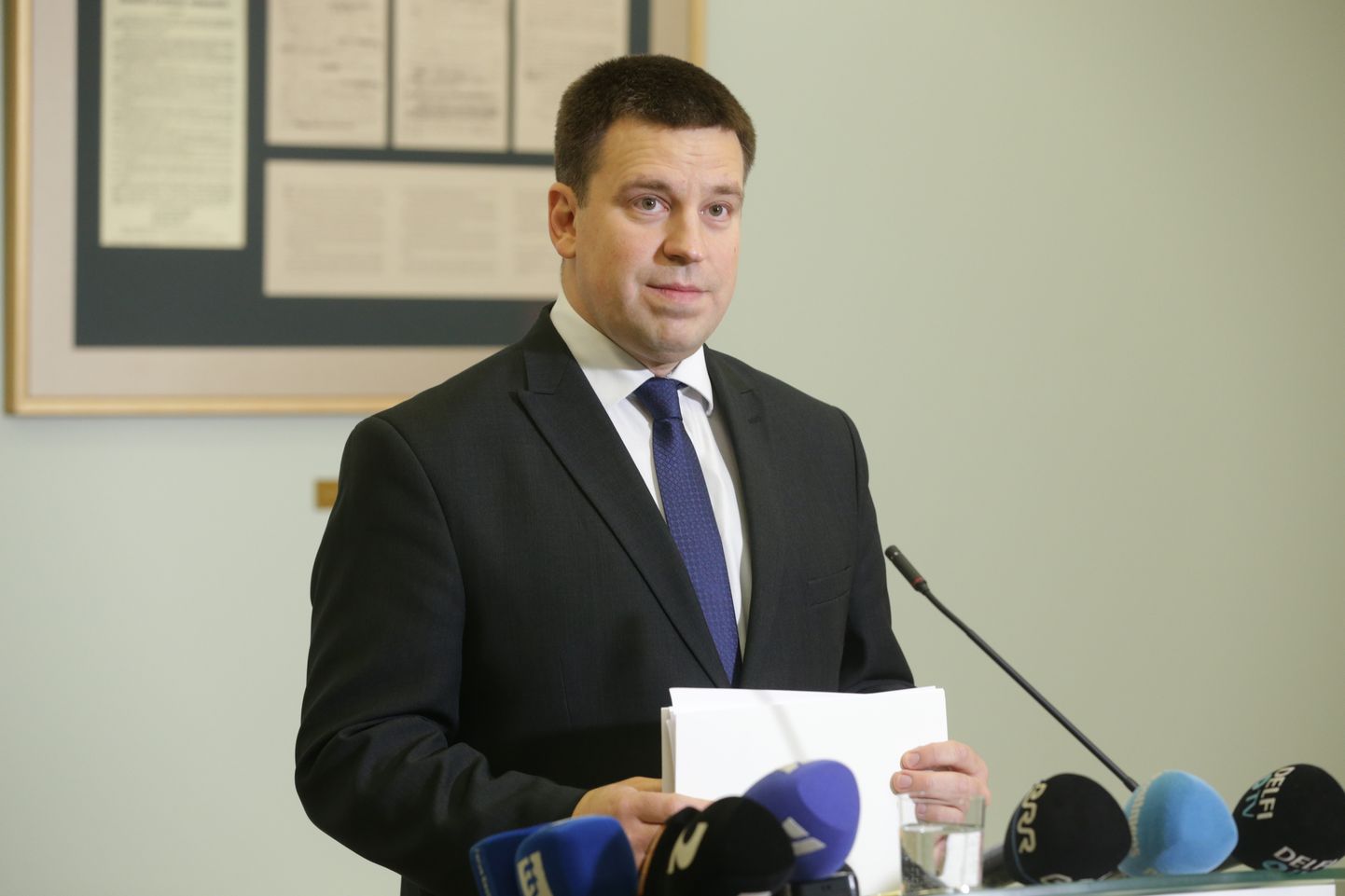 Prime Minister Juri Ratas said on Monday that he and leaders of coalition partners made a consensual proposal to release Minister of Rural Affairs Mart Jarvik from office.