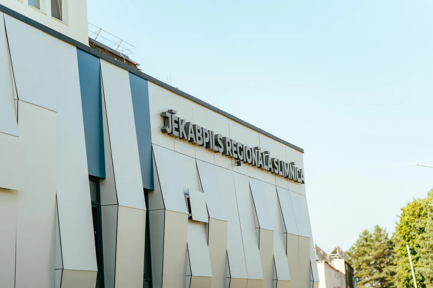 Atklāta pārbūvētā Jēkabpils reģionālās slimnīcas Uzņemšanas nodaļa