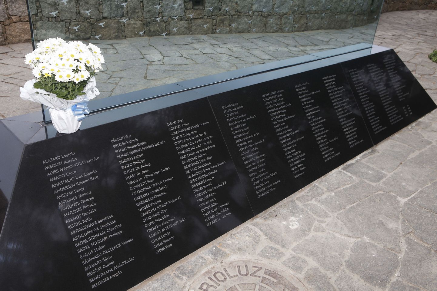 Mälestusmärk 1. juunil 2009 Air France'i lennukatastroofis hukkunutele.