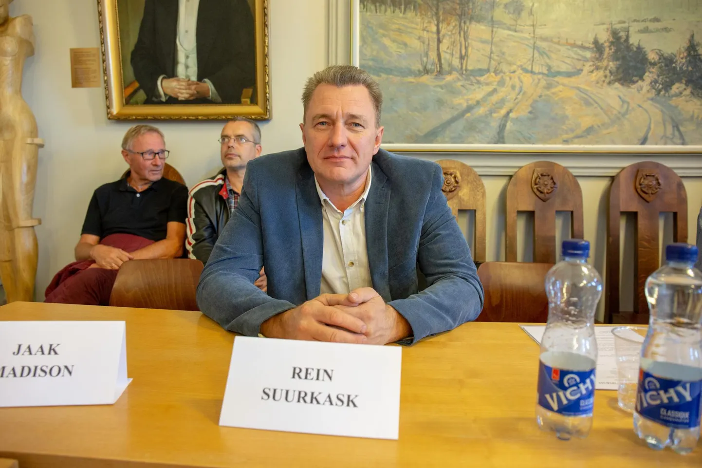 Eesti Konservatiivse Rahvaerakonna Viljandi- ja Järvamaa piirkonna juht Rein Suurkask kuulub Viljandi linnavolikogu koosseisu.