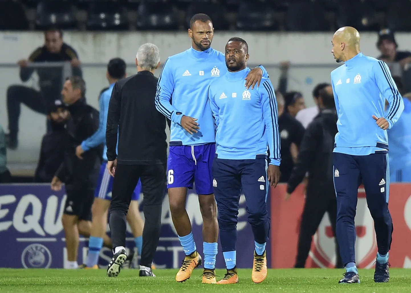 Patrice Evra (keskel)