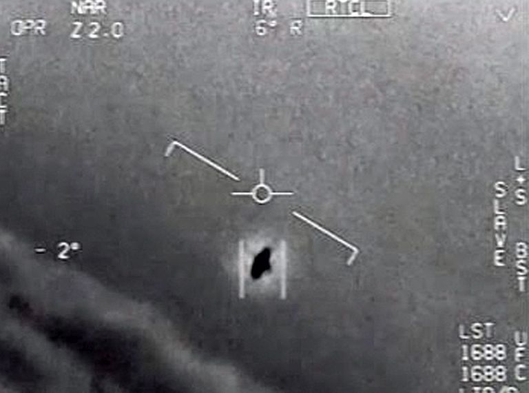 Kas F/A-18F Super Horneti piloot nägi ufot?