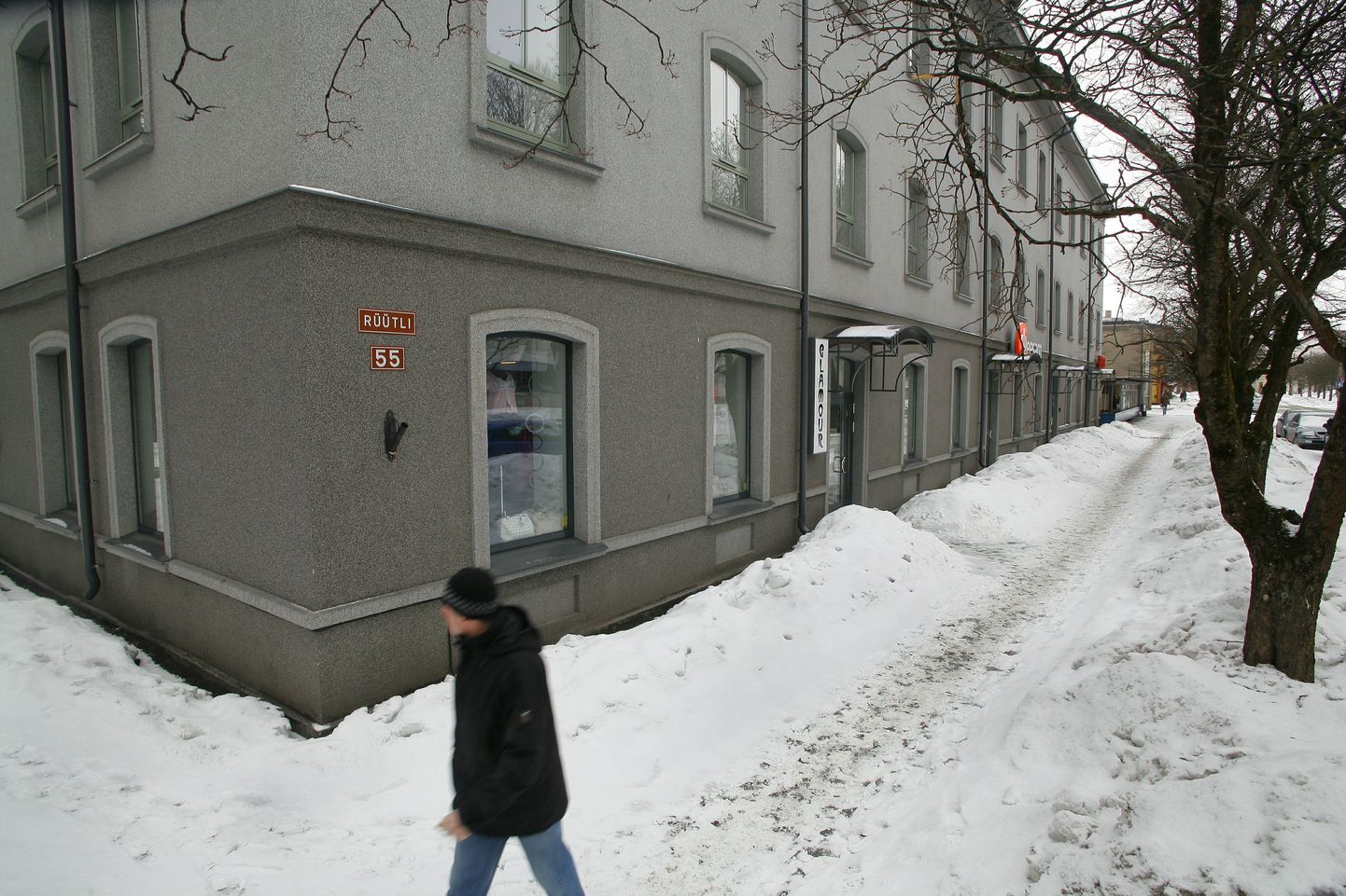 Mõrvatöö leidis aset Pärnu südalinnas Rüütli tänava ääres asuvas kaupluses.