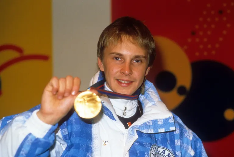 Matti Nykänen 1988 Calgary olümpiamängudel saadud normaalmäe kullaga